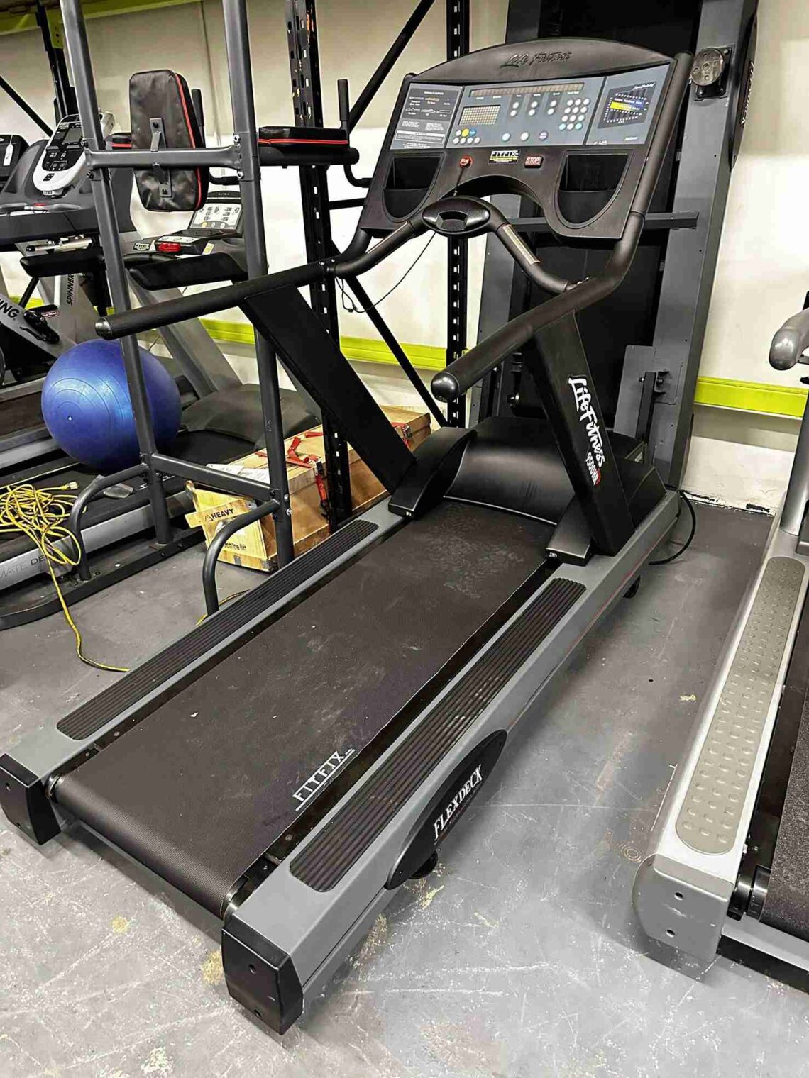 Life Fitness 9500HR Next Generation Treadmill reconditioned price reduced