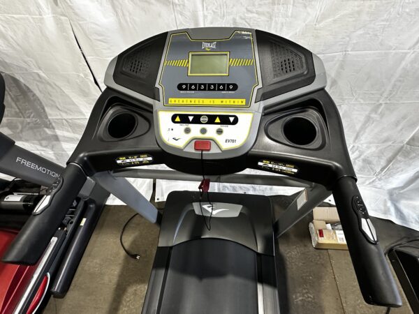 Everlast Folding Treadmill AT91 - Used Residential - Image 3