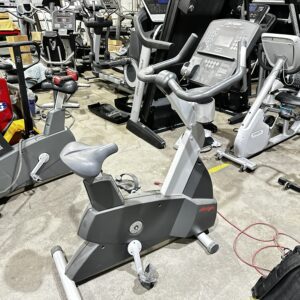 Life Fitness Integrity Series CLSC Upright Bike - Reconditioned
