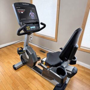 Matrix R7xe Commercial Recumbent Bike - Used
